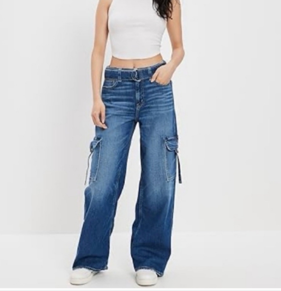 American Eagle Jeans Super High Rise Baggy Wide Leg Cargo Jeans